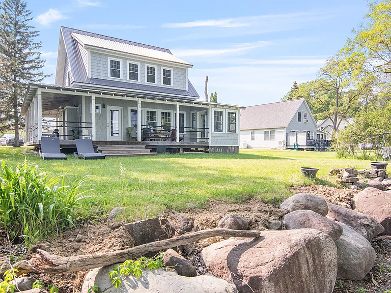 419 N End Rd E — Photo 32