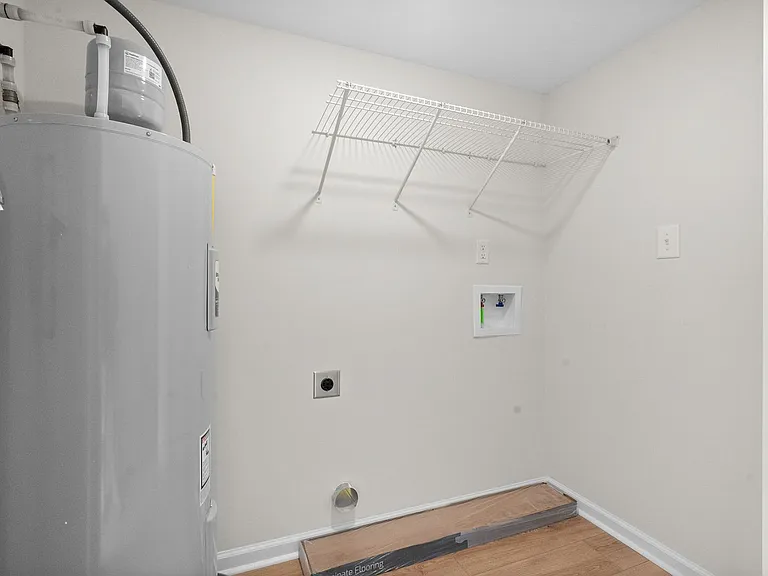 947 Wall St — Photo 19
