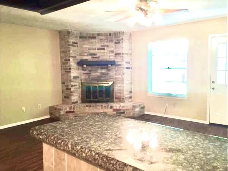 206 Leafwood Cir — Photo 24