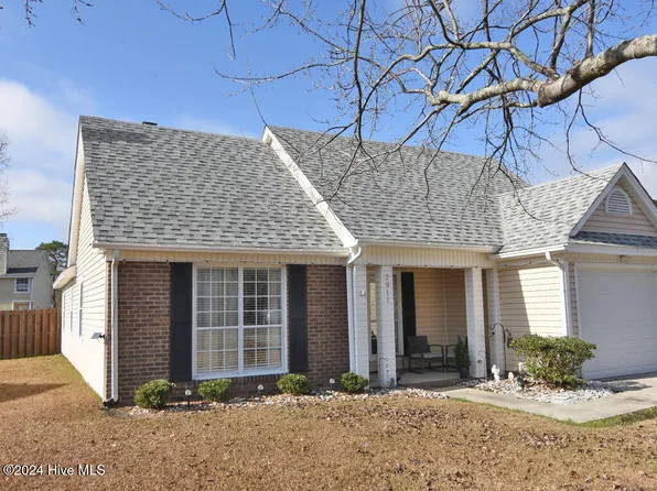 2911 New Town Drive, Wilmington, NC 28405