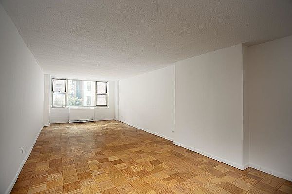 1st image of 166 E 34th St #502