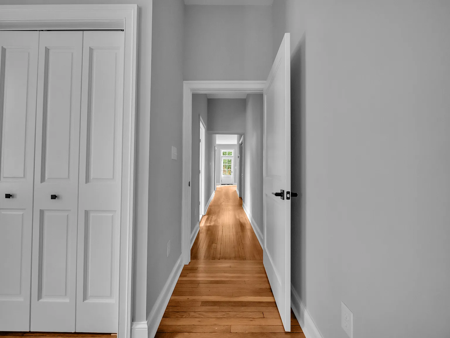 2 bed, 1.0 bath, $1,550 — Photo 1