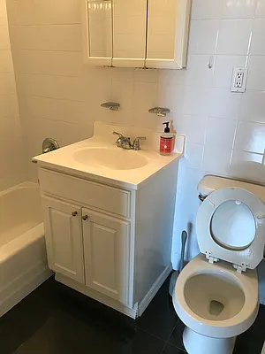 Rented by UES Management | media 21