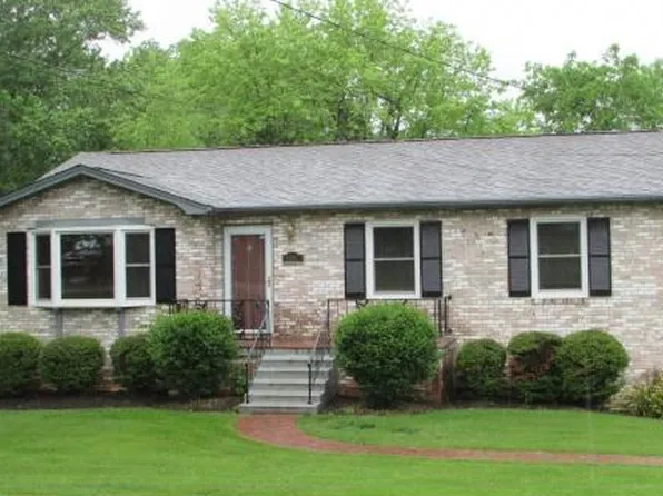 1002 Huffine Rd, Johnson City, TN 37604