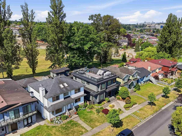3287 Matapan Cres, Vancouver, BC V5M 4A9