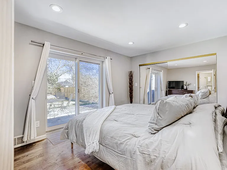 2360 S Emerson St — Photo 10