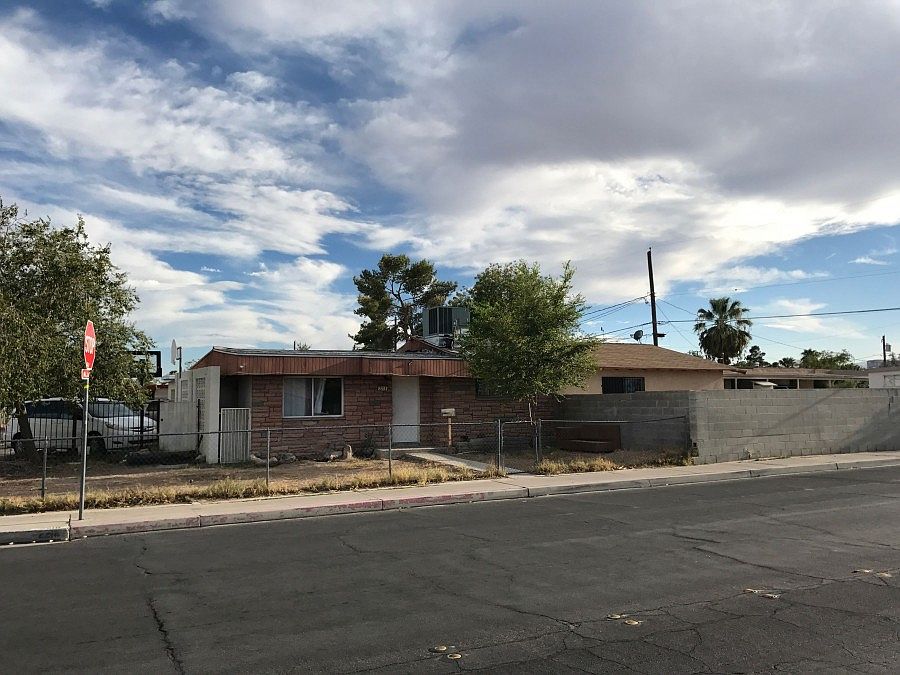 1st image of 2218 E Oakey Blvd