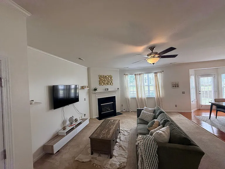 9460 Graywell Ln — Photo 6