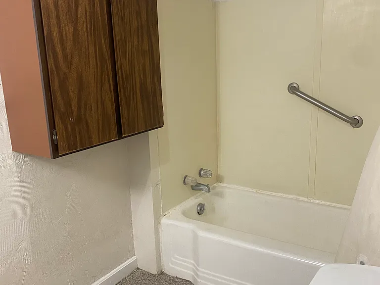 N 9th St — Photo 14