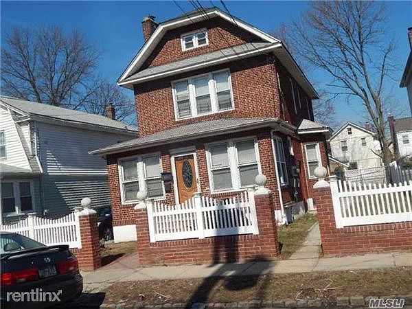 2nd image of 21817 104th Ave