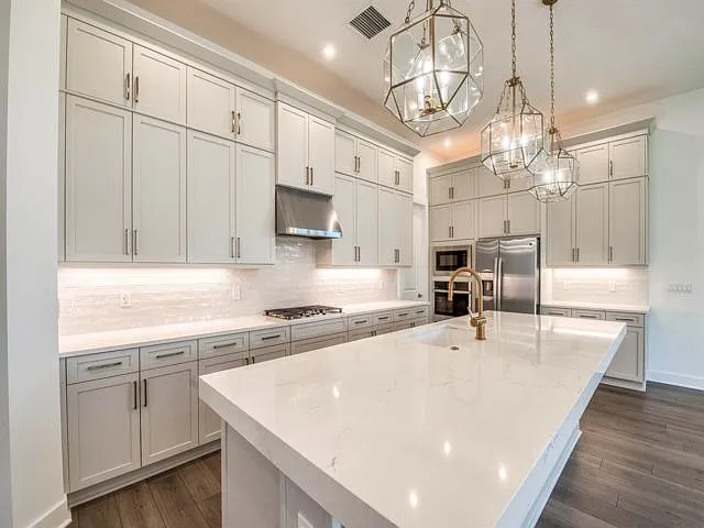 3 bed, 2.0 bath, $5,500 — Photo 2