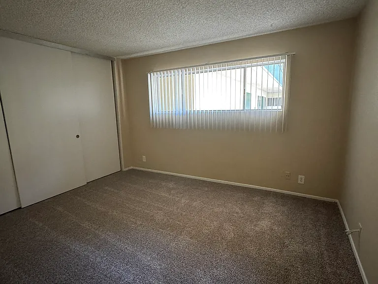 1187 E 3rd St #114 — Photo 19
