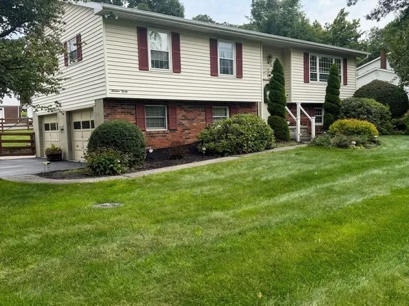 1330 28th Ave, Altoona, PA 16601