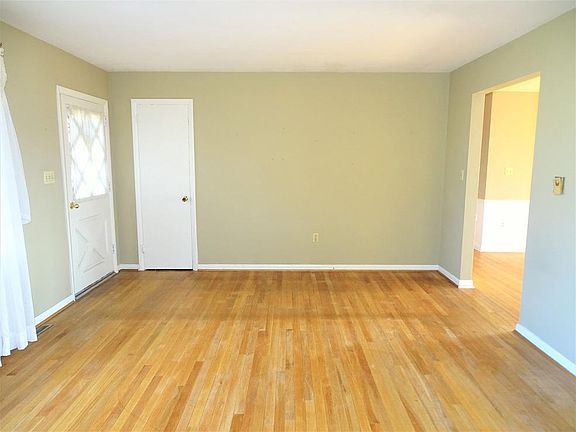 Foyer & Living Room