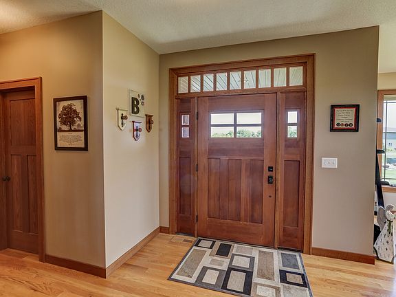 FRONT DOOR/HARDWOOD