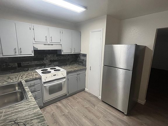 2nd image of 944 Silver Dollar Ave #H