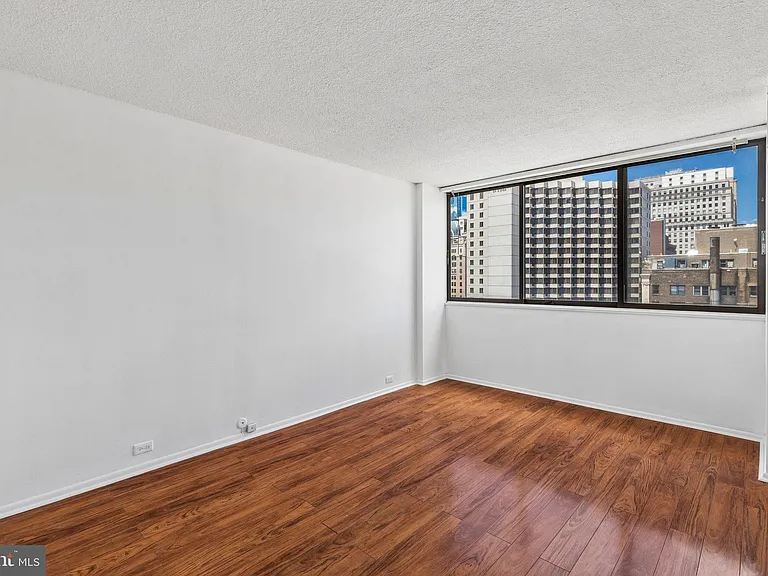 1326 Spruce St #42-1901 — Photo 16