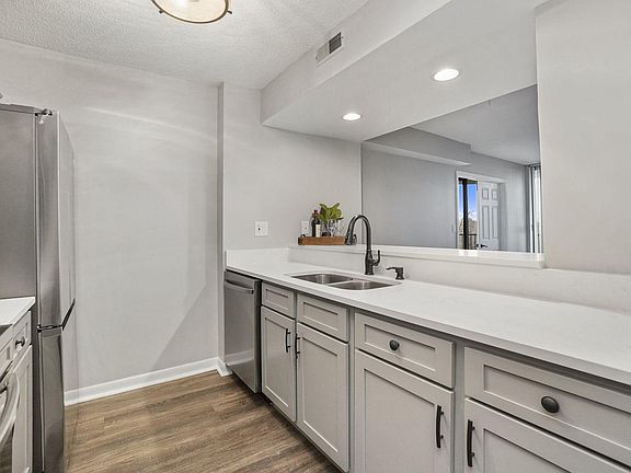4th image of 509 Aurora Ave Unit 316