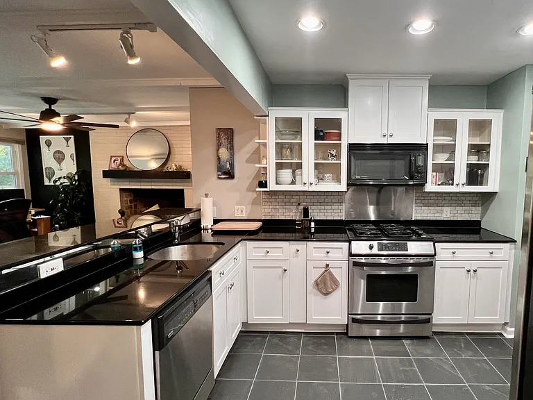 1103 Palafox Dr NE — Photo 8