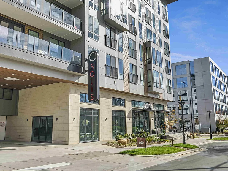 Solis Midtown — Photo 40