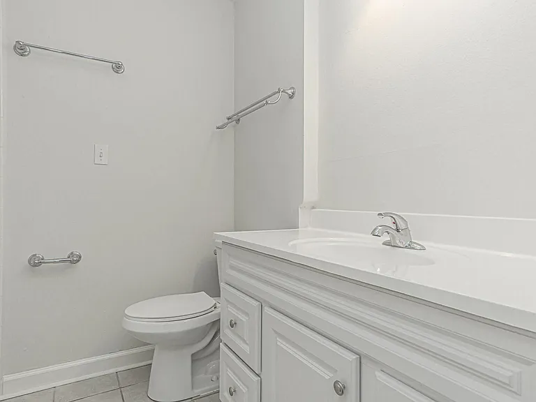 600 19th St #11 — Photo 13