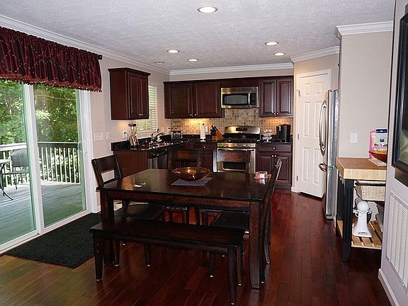 3rd image of 106 Moorage Ct