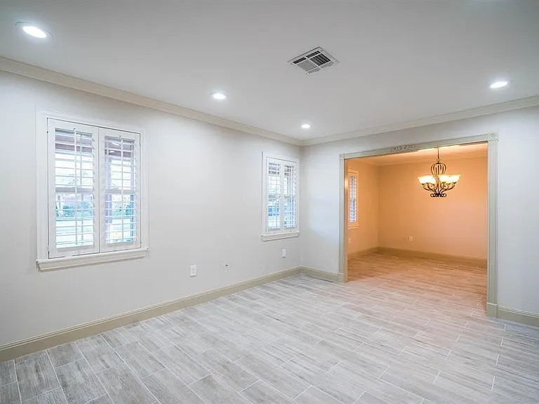 5046 Yarwell Dr — Photo 10