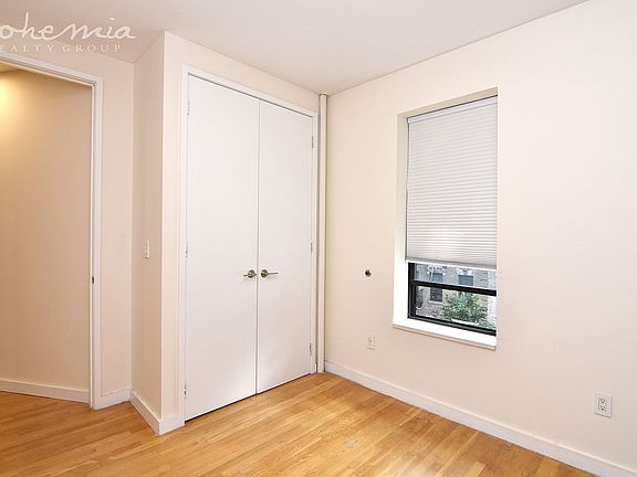 3rd image of 517 W 180th St APT 21