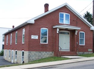 324 W 3rd St, Waynesboro, PA 17268