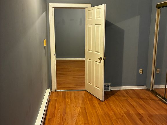 4th image of 919 W Lafayette St
