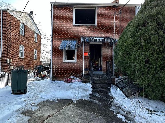 3rd image of 3418 24th St SE