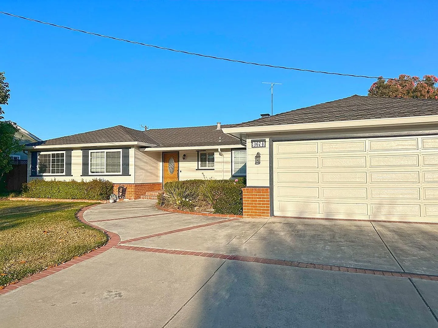 4674 Richmond Ave photo 1
