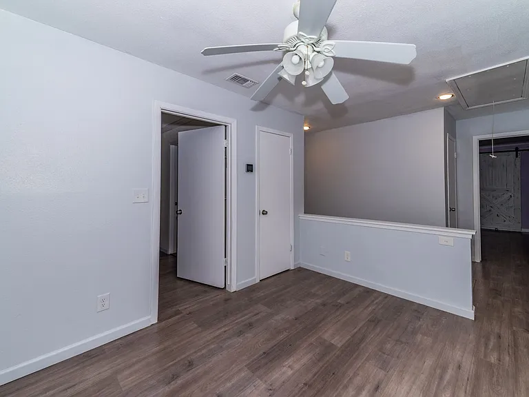 8110 Scottshill — Photo 12