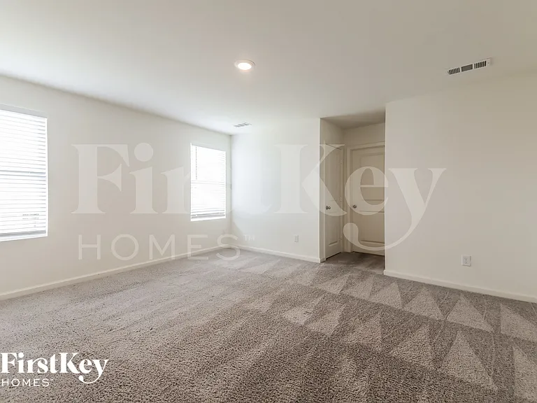 1822 Sandlin Dr — Photo 10