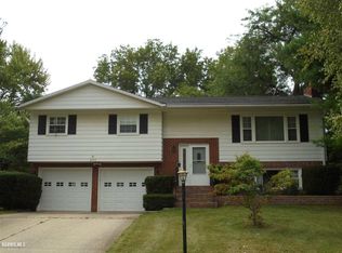 2115 Revere St, Freeport, IL 61032