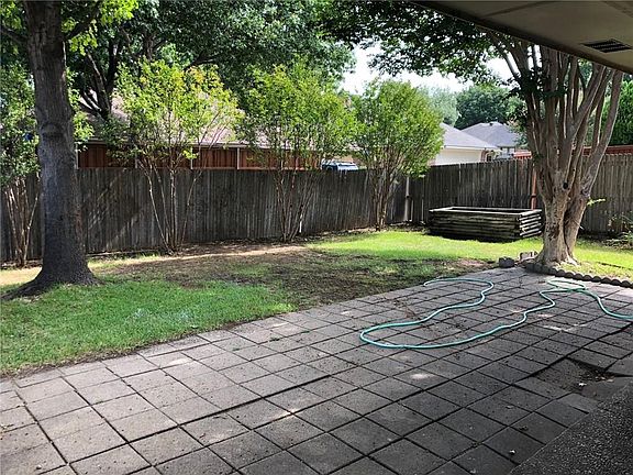 4th image of 4441 Fremont Ln