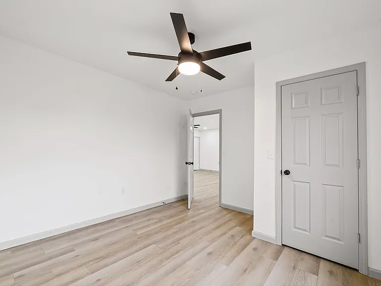 225 Military Rd — Photo 11