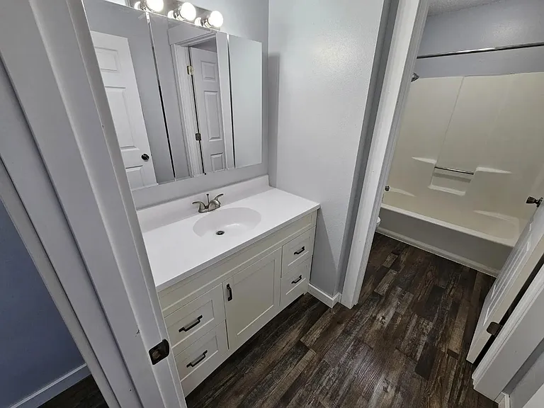 Unit Photo