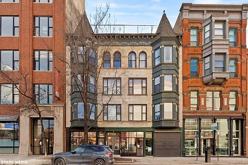 353 W Chicago Ave #4E Photo 1