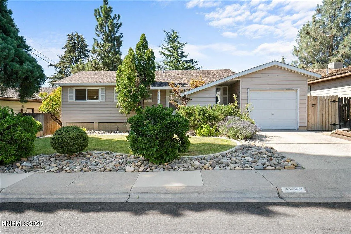 3080 Slater Ave photo 1