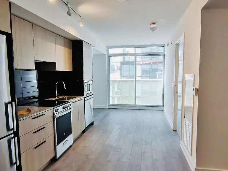 501 Yonge St #2103 — Photo 7