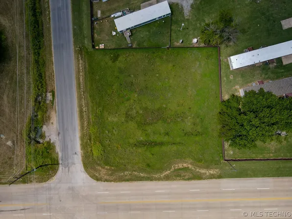 6102 N Lewis Ave E, Tulsa, OK 74130