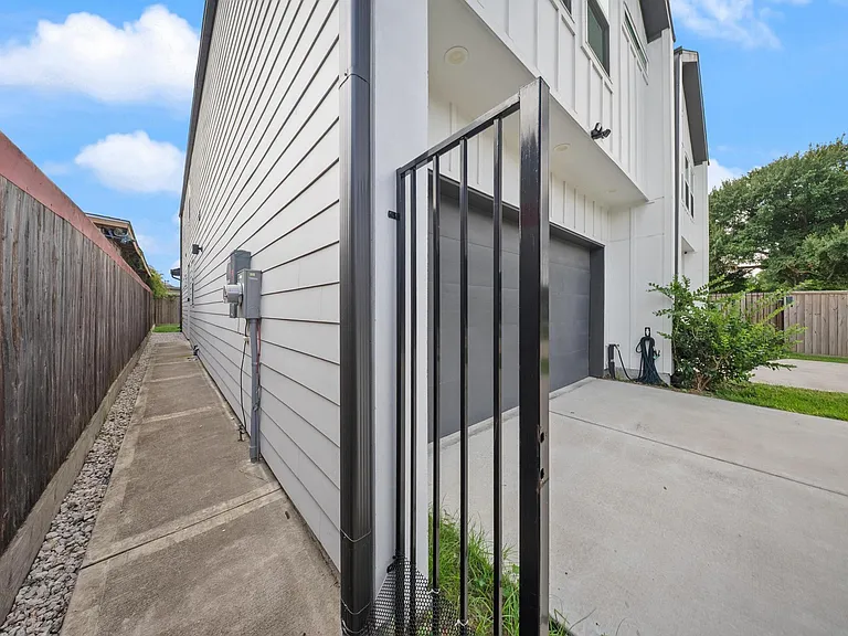 9 Super St — Photo 20