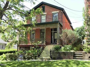 414 Elk St, Galena, IL 61036