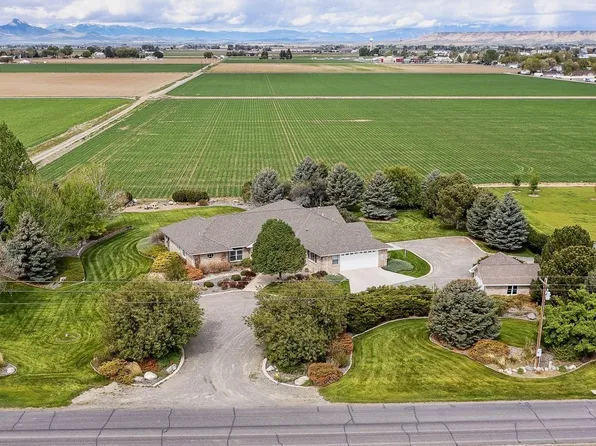 970 Road 8, Powell, WY 82435