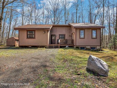 18 Oak Ln, Lake Ariel, PA, 18436