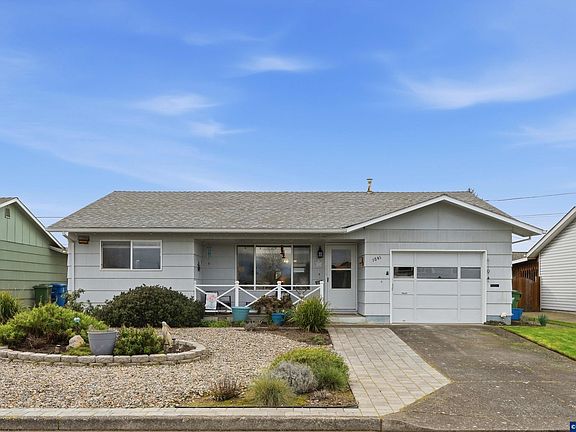 2nd image of 1841 Umpqua Rd