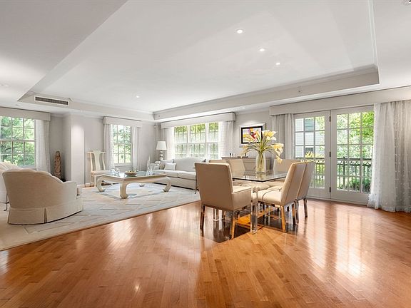 3rd image of 336 Boylston St APT 102