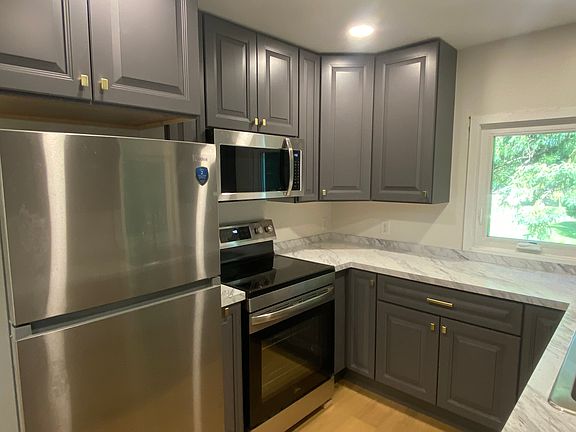 3rd image of 696 N Holbrook St #1
