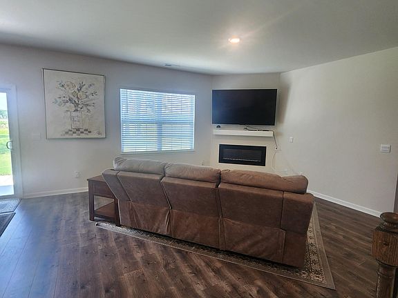 5th image of 1187 Queensland Lane
